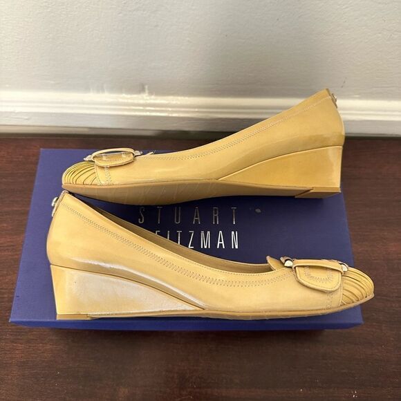 STUART WEITZMAN  sz 7,5 Patent Leather Wedge Heels Front Buckle Scrunch Toe - Picture 5 of 13